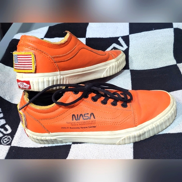 VANS Old Skool NASA Space Voyager Firecracker - Picture 1 of 9